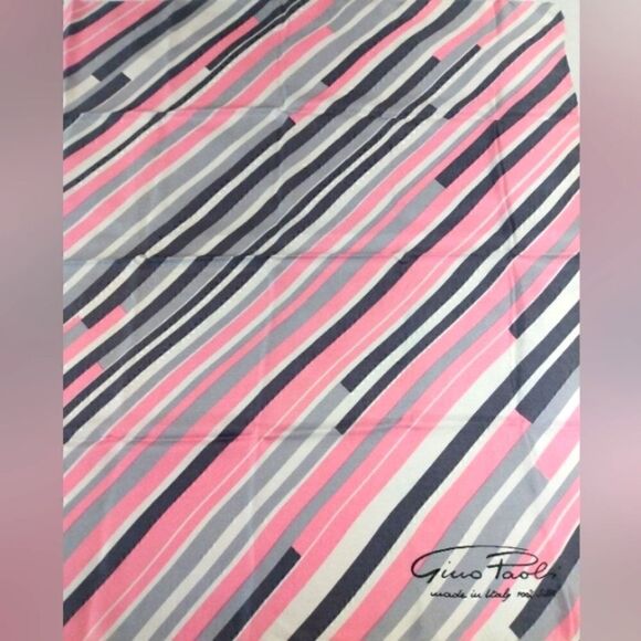 Gino Paoli 💯 Silk Scarf Italy Square EUC Rolled Hem Vintage - Picture 4 of 10